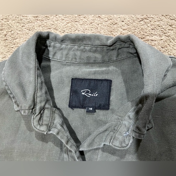 RAILS Loren Lightning Bolts Button Up Top Olive Green Women’s Size XS Lyocell - Picture 5 of 15